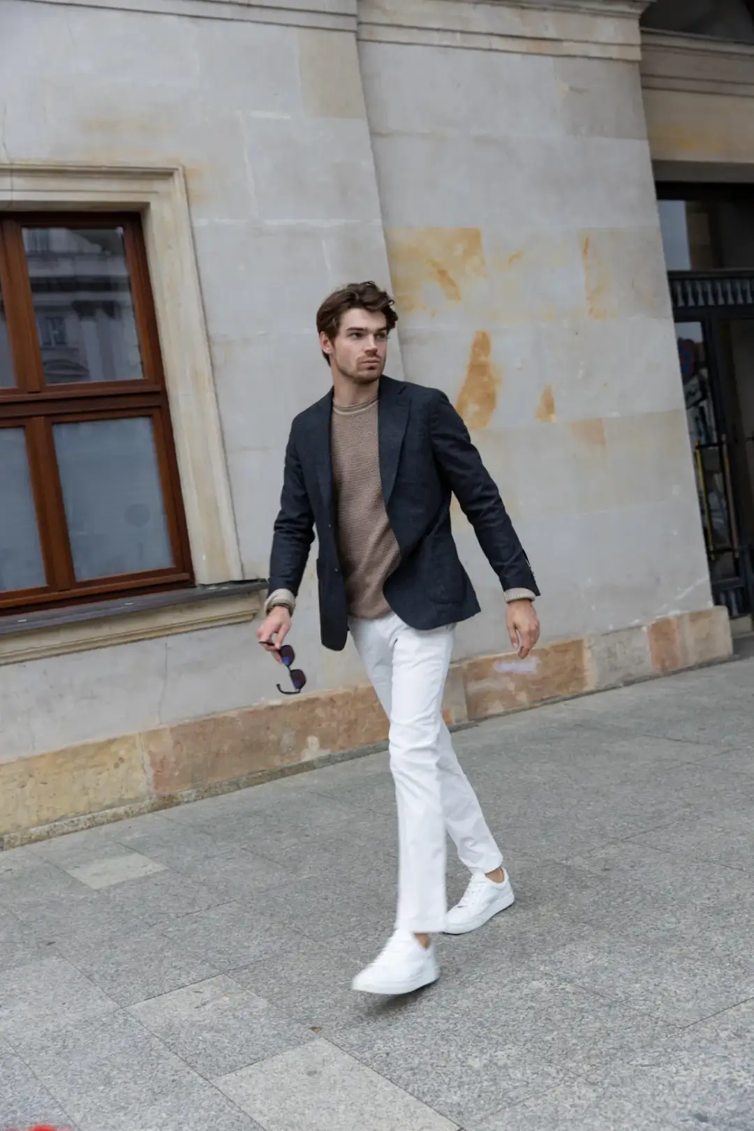 Męskie stylizacje weselne: 7 porad dla eleganckiego pana młodego