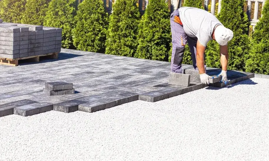 Jak wykonać podjazd z kostki brukowej krok po kroku – uniknij błędów i zaoszczędź czas