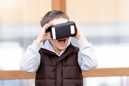 Okulary VR od jakiego wieku? Bezpieczne korzystanie dla dzieci