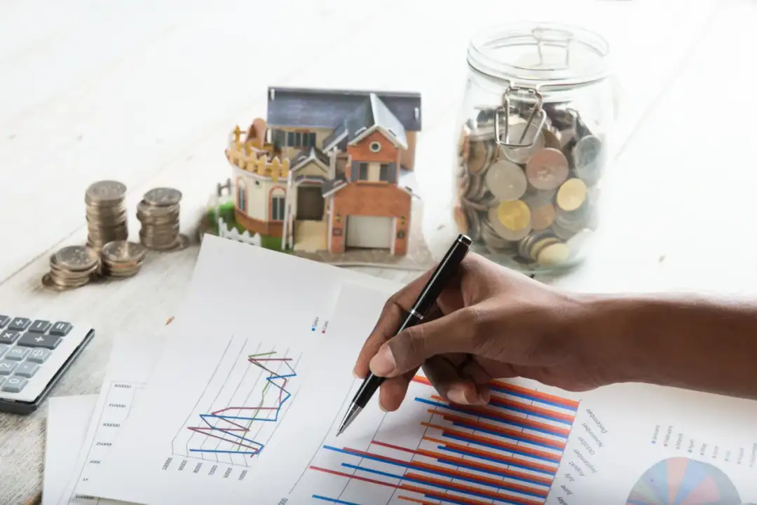 Czy od sprzedaży działki płaci się podatek? Poznaj ważne informacje