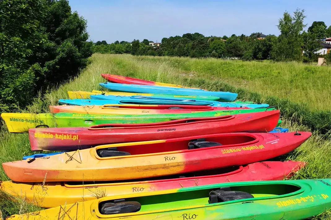 Spływ kajakowy Katowice - odkryj piękno natury i przygód na wodzie Spływ kajakowy Katowice - odkryj piękno natury i przygód na wodzie