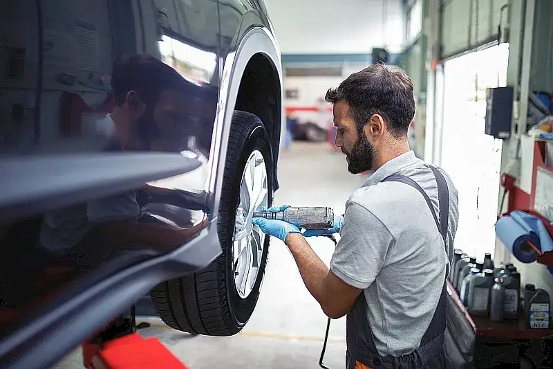 Czy można wymienić jedną oponę? Sprawdź, co warto wiedzieć przed decyzją