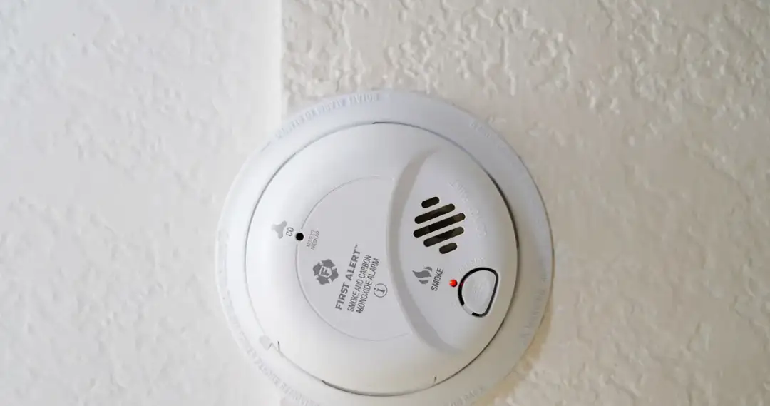 Czujnik czadu i gazu gdzie montować, aby uniknąć zagrożeń w domu