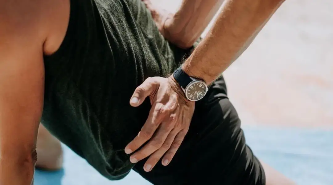 Jak długo trwa rehabilitacja po endoprotezie stawu biodrowego? Oczekiwania i fakty