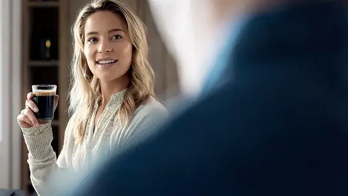 Ile kofeiny zawiera filiżanka kawy? Zaskakujące różnice w rodzajach kawy