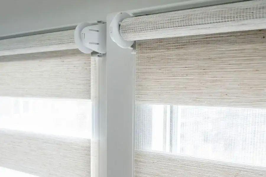 Rolety dzień noc: Rewolucyjny mechanizm, który zmieni twoje wnętrze