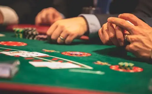 Najlepsze współczesne filmy o hazardzie i kasynach