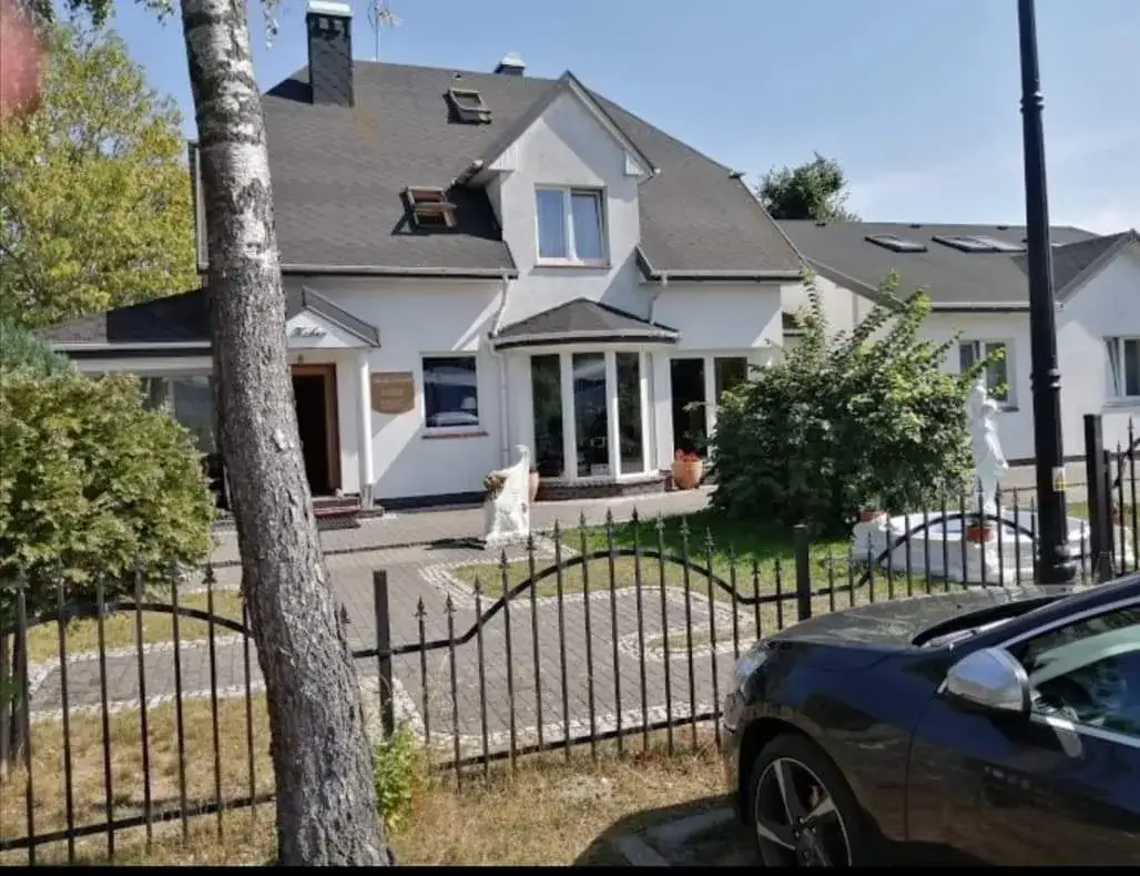 Biały Dworek Mielno - Idealne miejsce na wypoczynek nad morzem