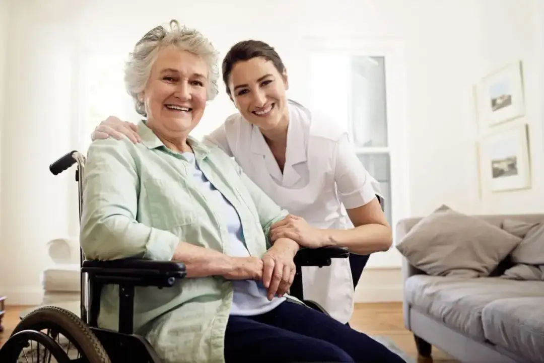 Zarobki asystenta osoby niepełnosprawnej: kompletny przegląd stawek w Polsce