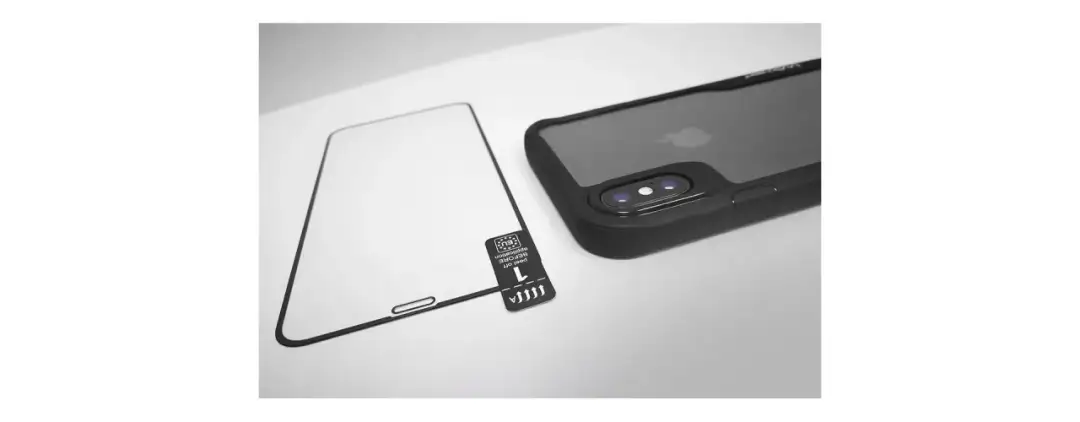 Jak odkleić szkło hartowane z aparatu bez uszkodzenia ekranu?