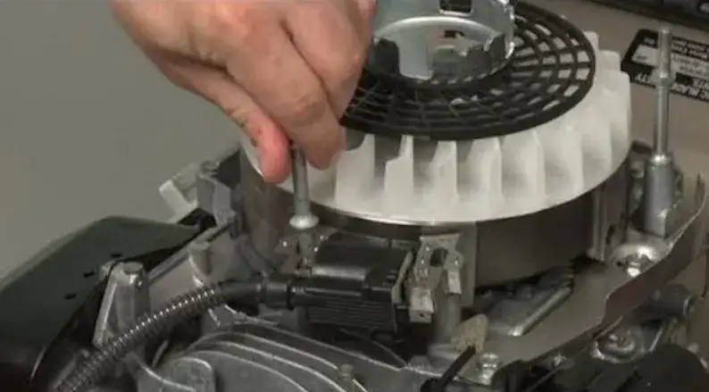 Objawy uszkodzonej cewki zapłonowej w kosiarce – nie przegap tych sygnałów