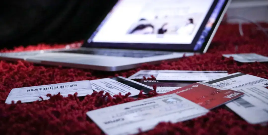 Jak wyjść z trudnej sytuacji i tarapatów finansowych: skuteczne metody