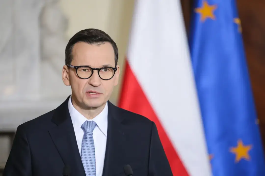 Czy Morawiecki był doradcą Tuska? Odkryj prawdę o ich relacji