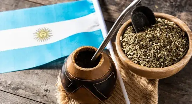 Tradycyjne asado argentyńskie: sekrety mistrzów grilla z pampasów