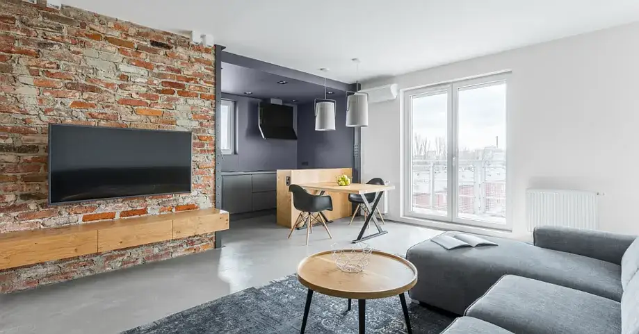 Jaki kolor ścian do czerwonej cegły, aby uniknąć dysharmonii w wnętrzu?