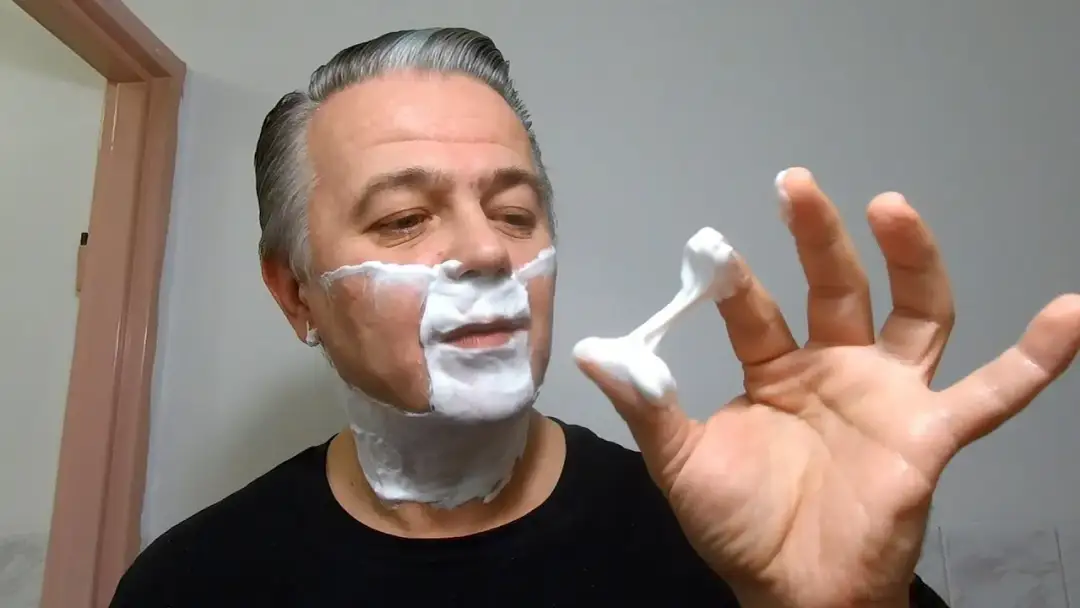 Jak się golić maszynką na żyletki bez podrażnień i z efektami