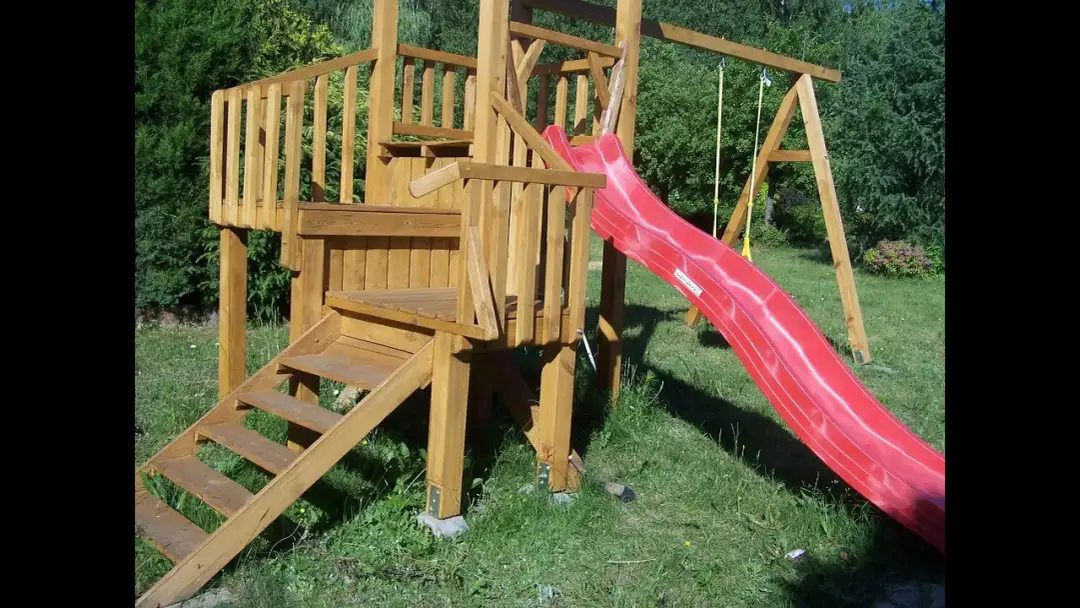 Jak zrobić bezpieczną zjeżdżalnię dla dziecka krok po kroku – poradnik DIY