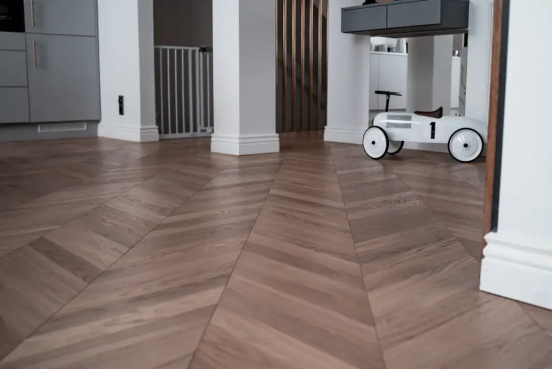 Jak zamontować listwy podłogowe bez błędów – proste metody i porady