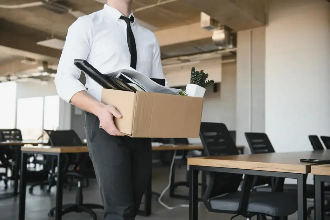 Firma ogłasza upadłość - co z pracownikami i ich prawami?