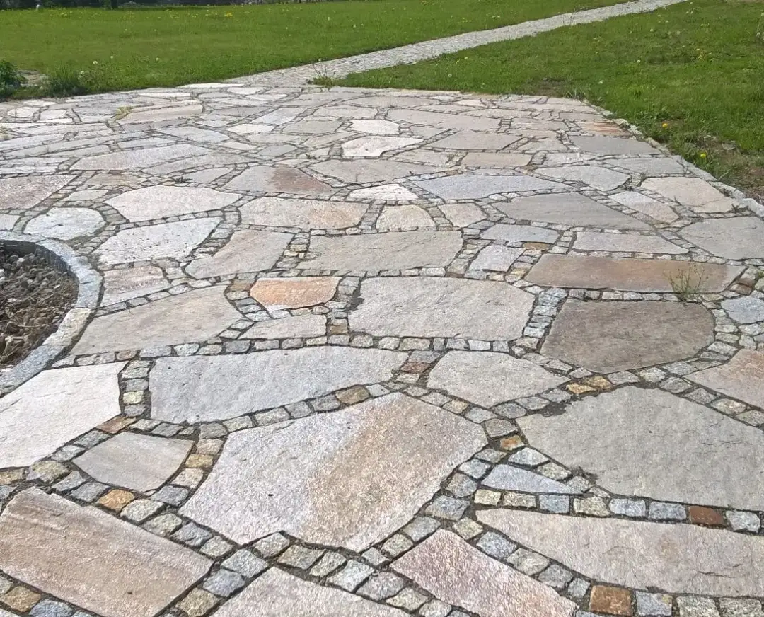 Ile kamienia na podjazd? Porady, koszty i najlepsze rodzaje kamienia