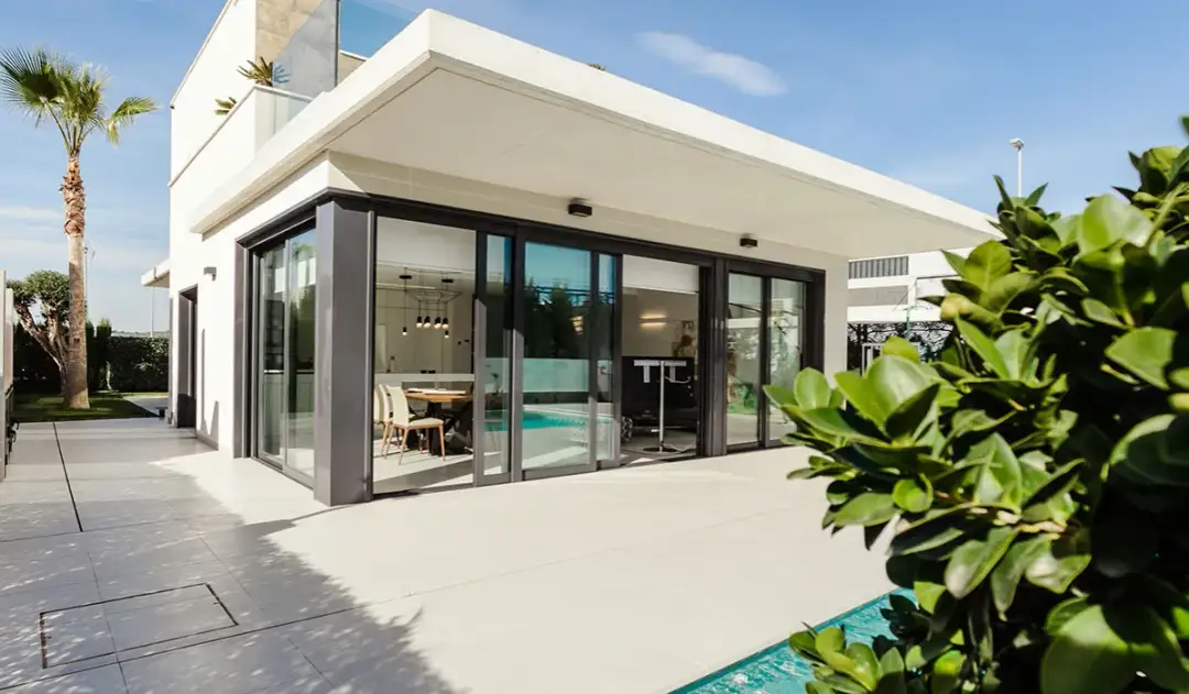 Najlepsze firmy okienne - porównanie jakości, cen i montażu okien