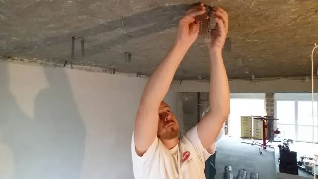 Jakie kołki do wieszaków es wybrać, aby uniknąć problemów z montażem?