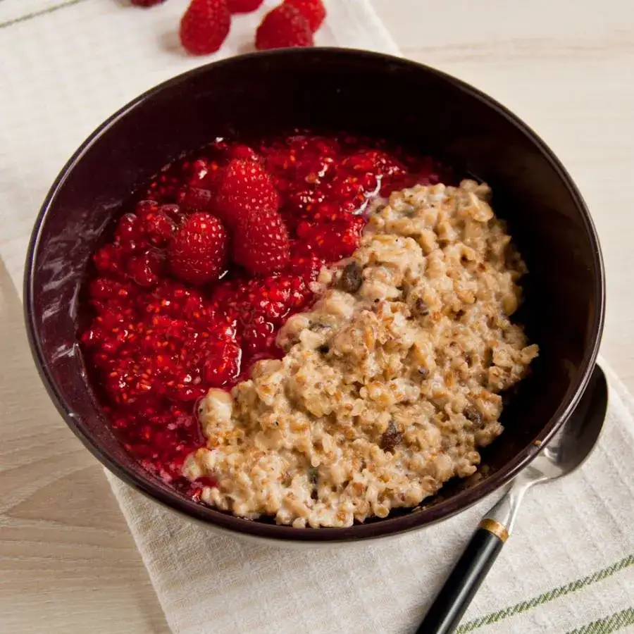 Przepis na zdrową owsiankę – proste i pożywne śniadanie w 5 minut