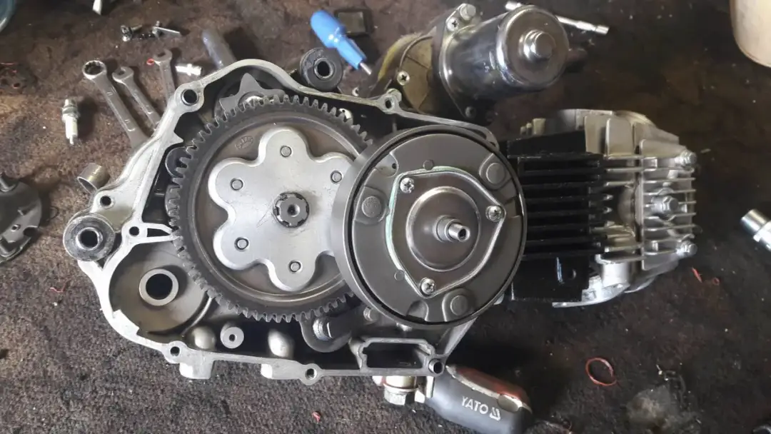 Jak działa sprzęgło w quadzie: skuteczne wykorzystanie i konserwacja