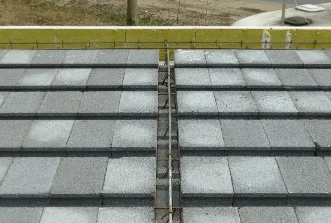 Strop teriva – jak często stosować żebra rozdzielcze dla bezpieczeństwa?