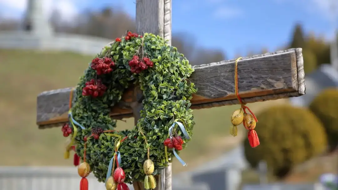 Jak zrobić stroik na cmentarz wielkanocny - piękne i proste pomysły