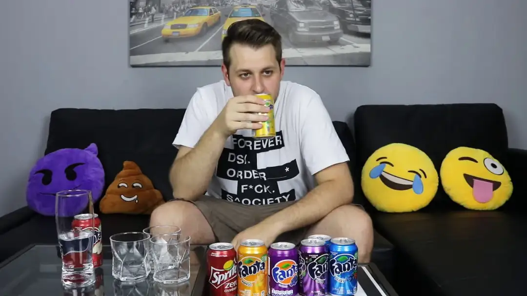 Jakie są smaki Fanty? Odkryj wszystkie pyszne warianty napoju