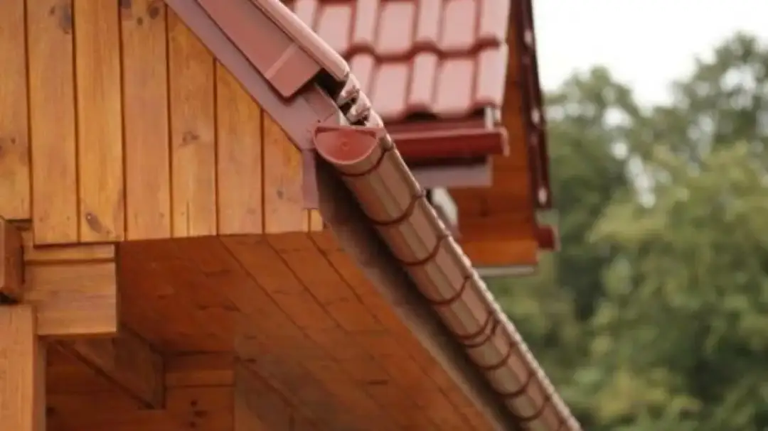 Ile powinien wystawać okap dachu, aby uniknąć kosztownych napraw?