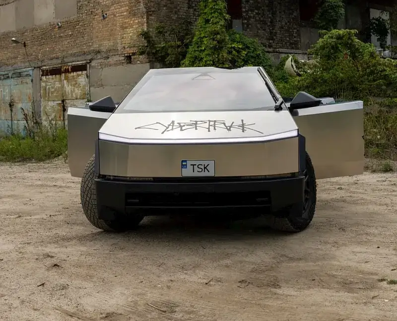 Ile kosztuje Tesla Cybertruck w Polsce? Sprawdź ukryte koszty!