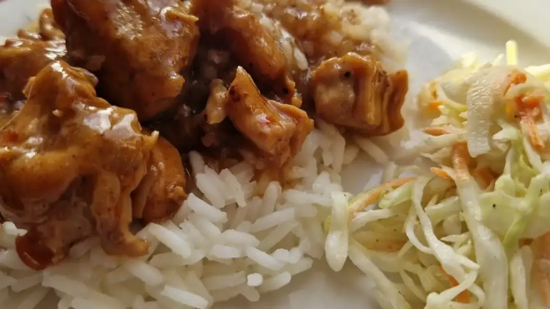 Sos drobiowy - prosty przepis na aromatyczny dodatek do potraw