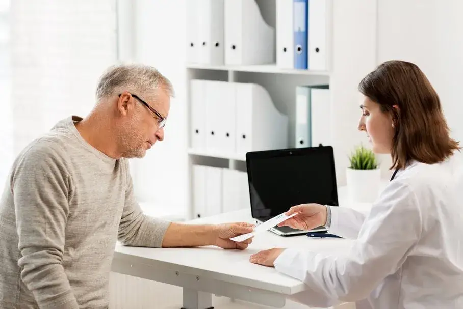 Czy psychiatra to lekarz? Wyjaśniamy, dlaczego to ważne dla Twojego zdrowia