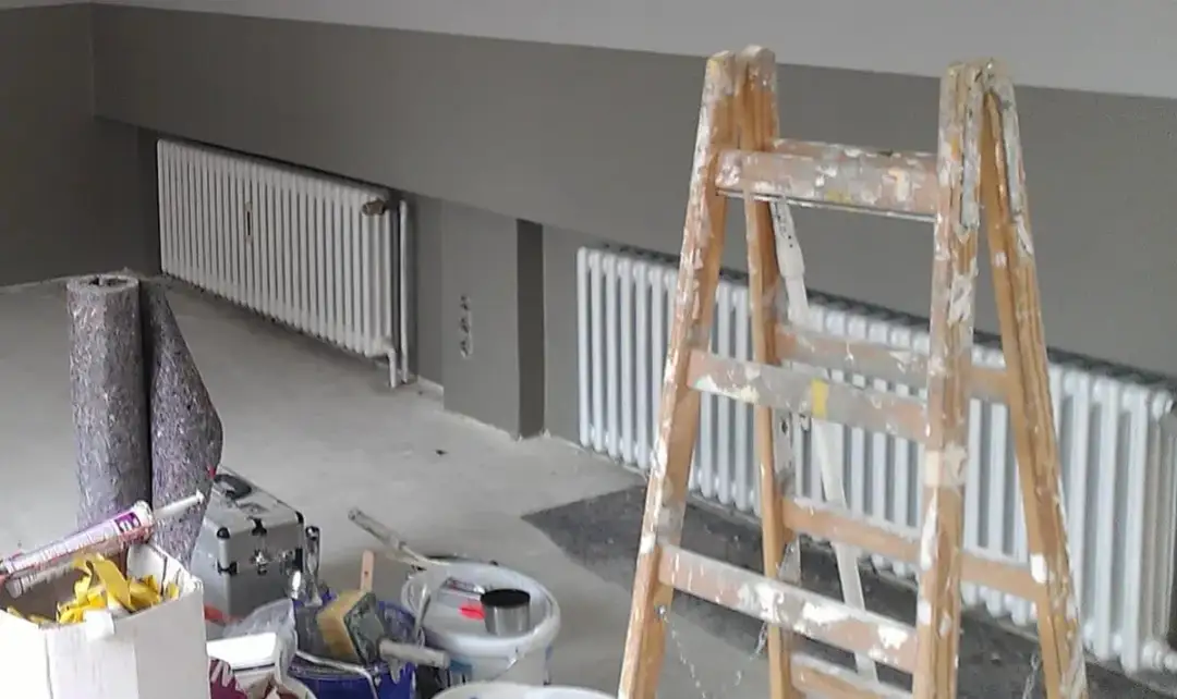 Jak usunąć pył po remoncie z paneli – skuteczne metody i porady