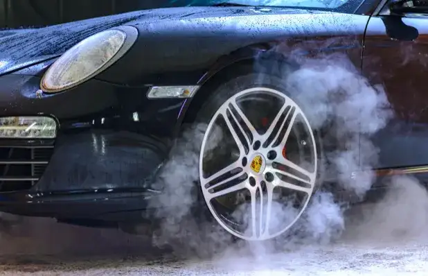 Gry o tematyce samochodowej – adrenalina dla fanów czterech kółek