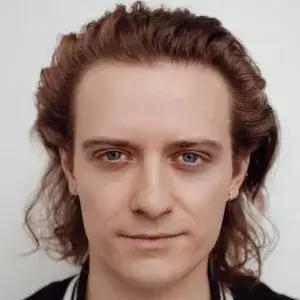 Adam Mirek: Kim jest popularny influencer naukowy z TikToka?