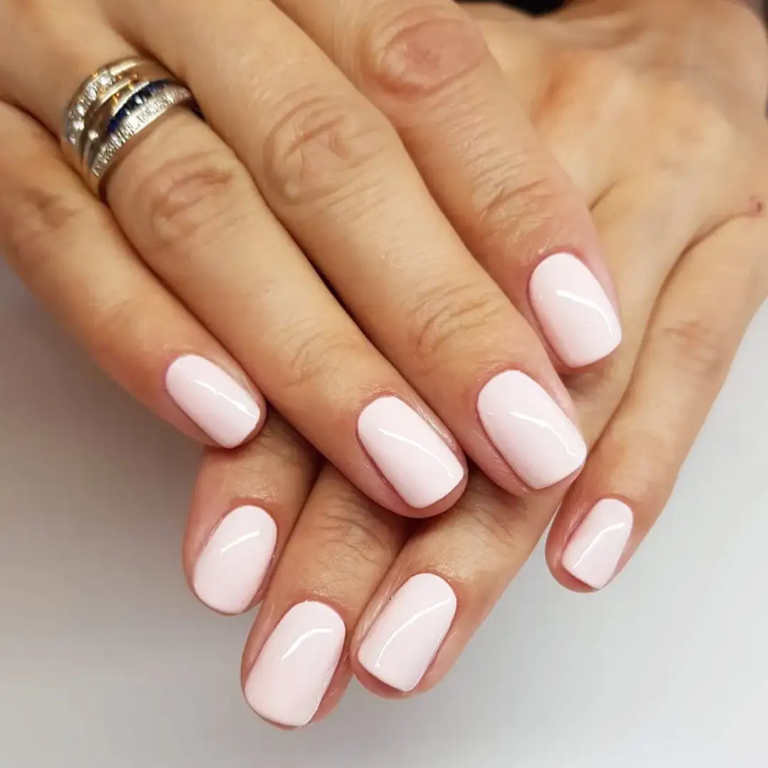 Manicure klasyczny co to jest i dlaczego warto go wypróbować w domu