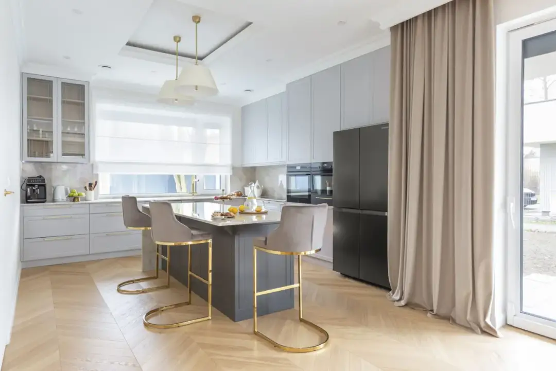 Wykończenie wnętrz w brazylijskim stylu: kolory i faktury prosto z Rio