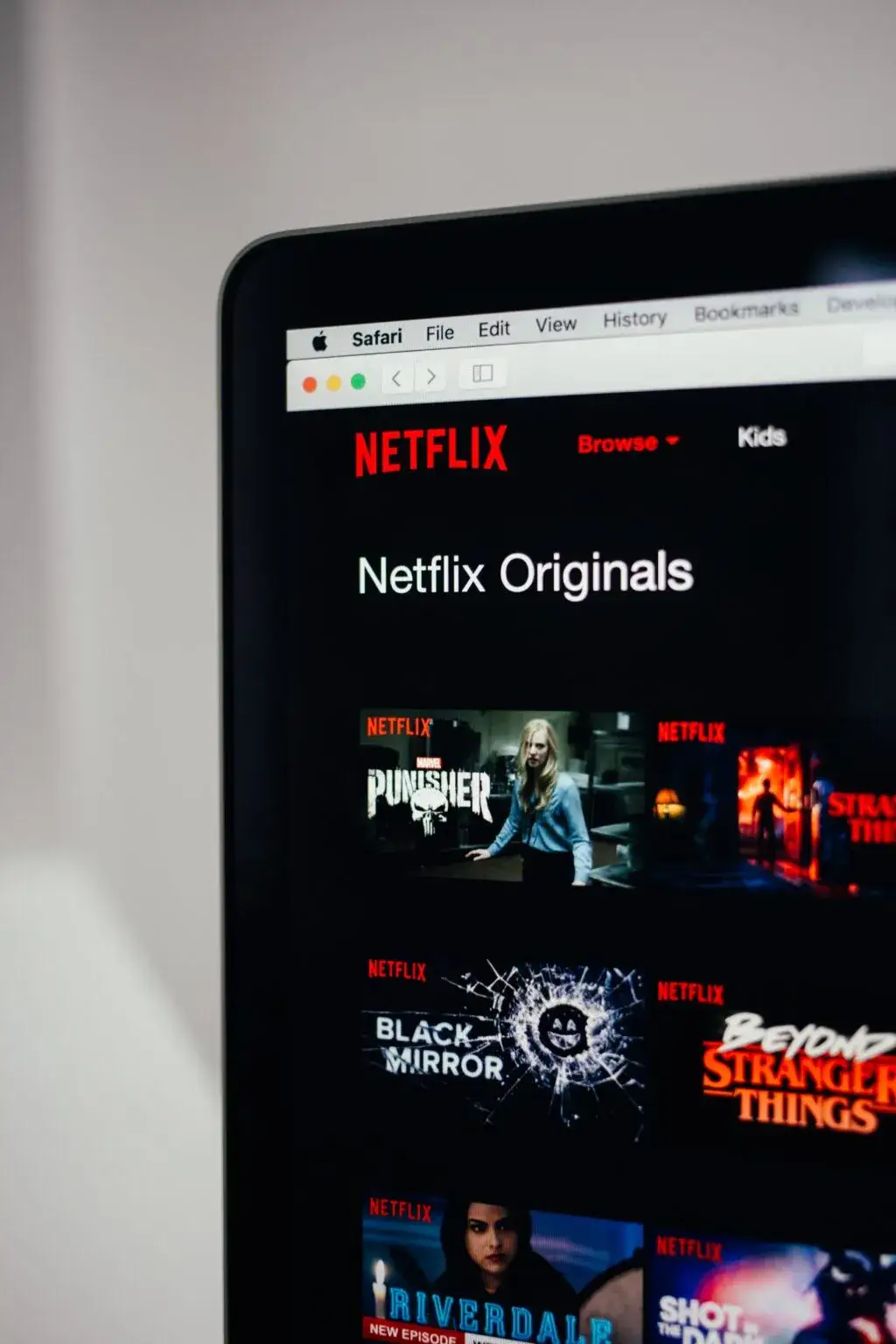 Dlaczego Netflix nie działa? Rozwiąż problemy z oglądaniem teraz