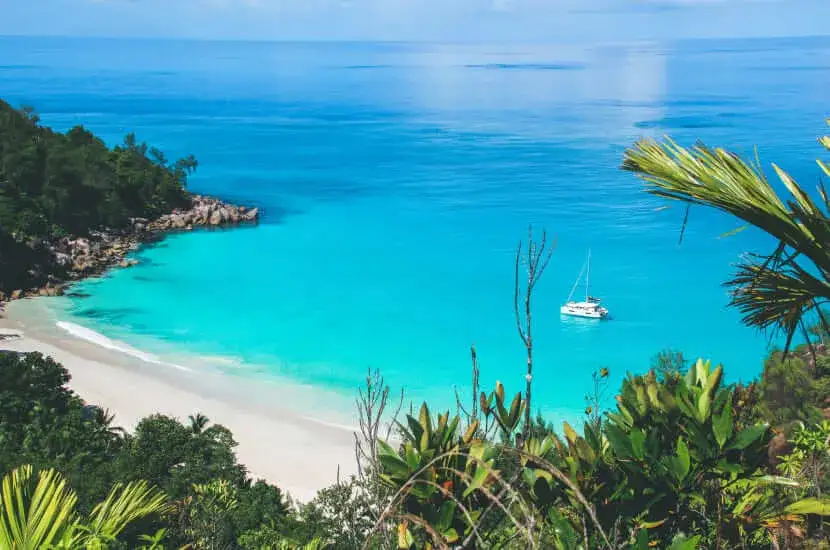 Długość lotu na Seszele z Polski - Ile czasu trwa podróż?