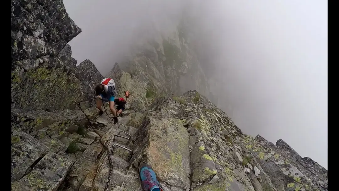 Najtrudniejszy szlak w Polsce - Orla Perć i inne wyzwania dla turystów