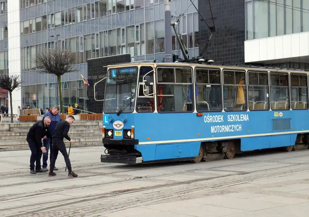 Zaskakujące zarobki motorniczych tramwajów na Śląsku – co warto wiedzieć
