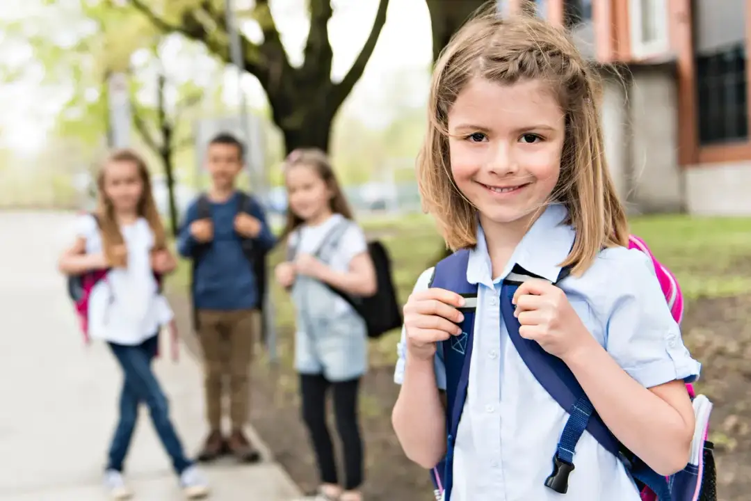 Zmiana szkoły podstawowej: Jak przeprowadzić proces krok po kroku