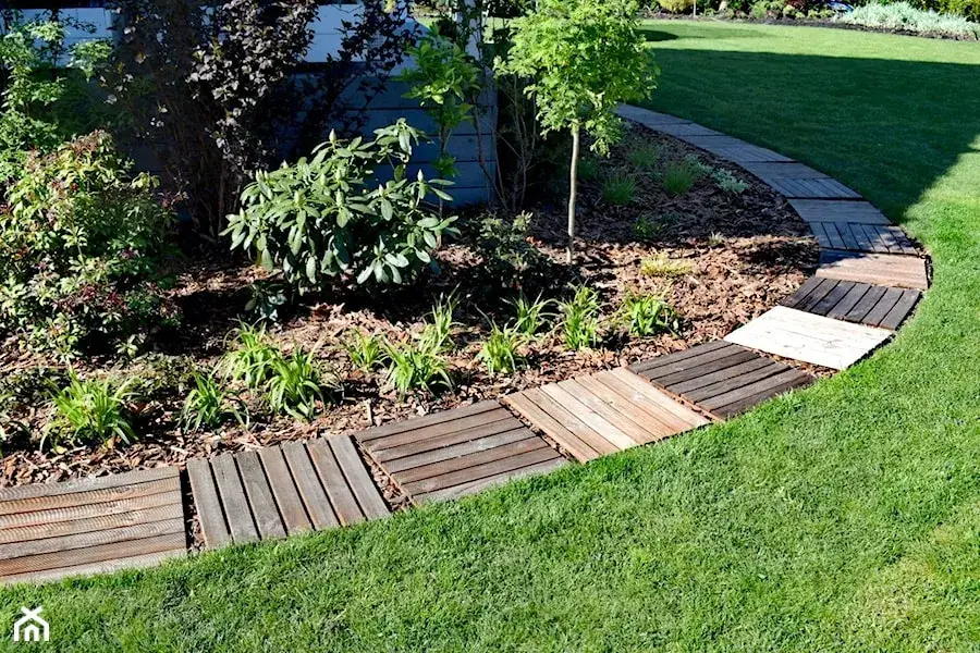 Jak tanio zrobić ścieżkę w ogrodzie - praktyczne porady i materiały