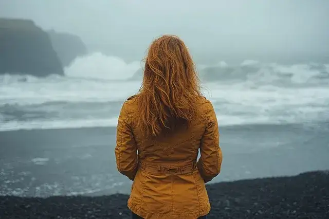 Talassofobia – czym jest lęk przed głęboką wodą i jak go pokonać