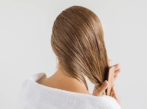 Jak zapobiec wypadaniu włosów: skuteczne metody na zdrowe włosy