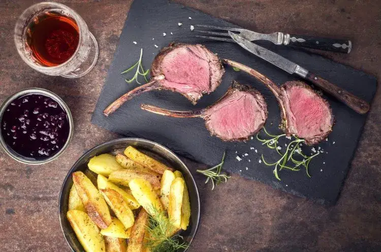 Jakie wino do jagnięciny - najlepsze parowanie, które zachwyci smakiem