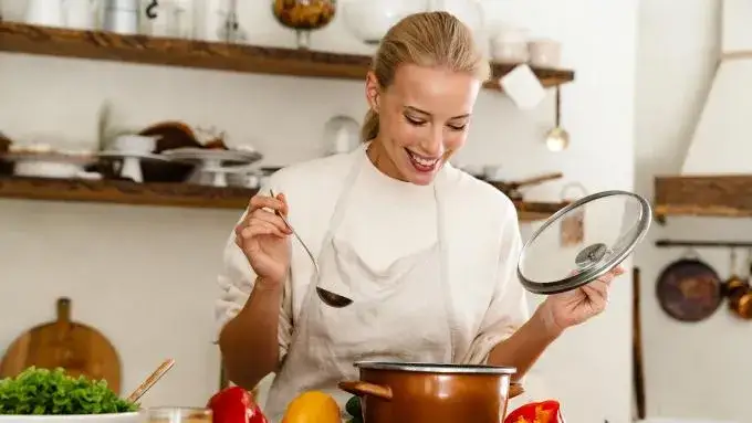 Skuteczne sposoby na zagęszczenie zupy jarzynowej bez kompromisów